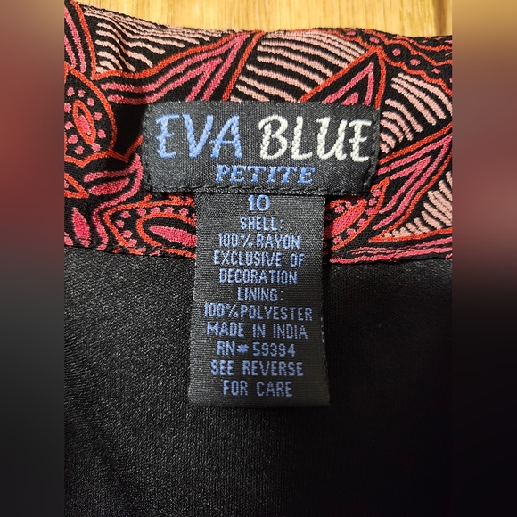 Semi formal dress - Picture 7 of 9